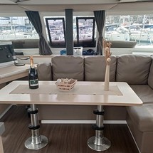 Fountaine Pajot Lucia 40