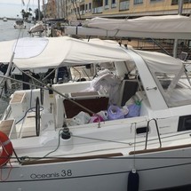 Beneteau Oceanis 38