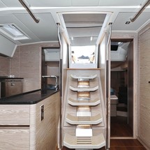 Hanse 548