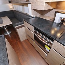 Hanse 548