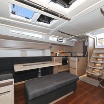 Hanse 548