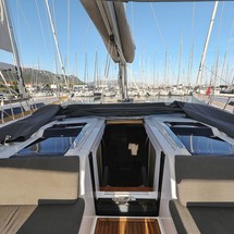 Hanse 548