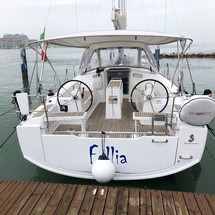 Beneteau Oceanis 38