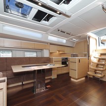 Hanse 548