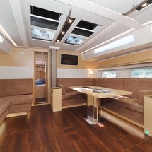 Hanse 548