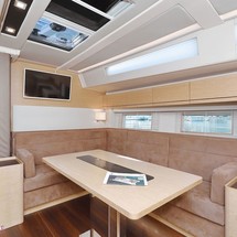 Hanse 548