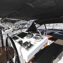 Hanse 548