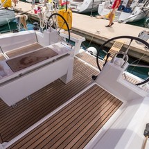 Beneteau Oceanis 35