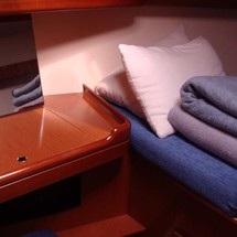 Beneteau Oceanis 37