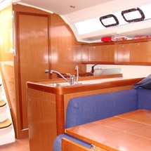 Beneteau Oceanis 37
