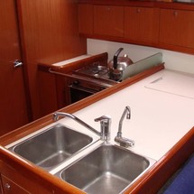 Beneteau Oceanis 37