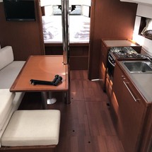 Beneteau Oceanis 38