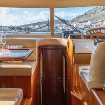 Majesty Yachts 50