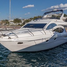 Majesty Yachts 50