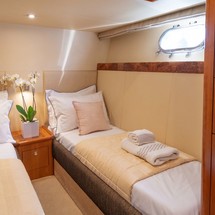 Majesty Yachts 50
