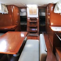 Beneteau Oceanis 43