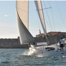 Beneteau Oceanis 43