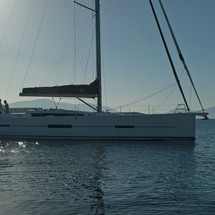 Dufour 560