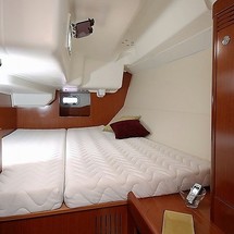 Beneteau Oceanis 37