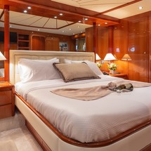 Falcon Yachts 86