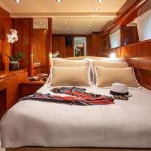 Falcon Yachts 86