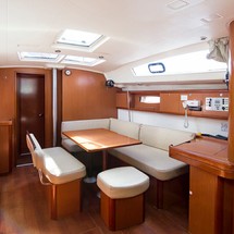 Beneteau Oceanis 43