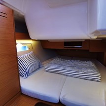 Dufour 390