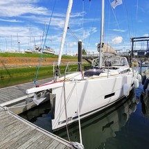 Dufour 390