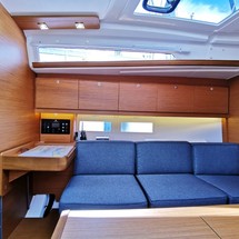 Dufour 390