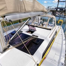Dufour 390