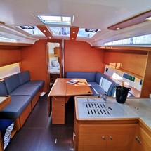 Dufour 390