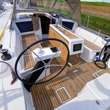 Dufour 390