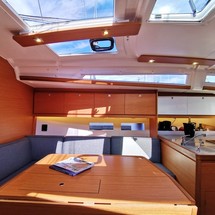 Dufour 390