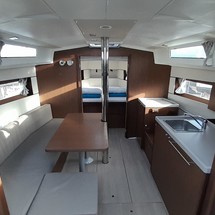 Beneteau Oceanis 38.1