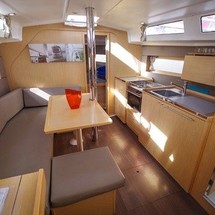 Beneteau Oceanis 38