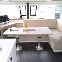 Fountaine Pajot Lucia 40