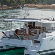Fountaine Pajot Lucia 40