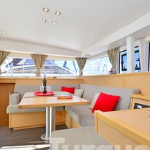 Lagoon 400 S2