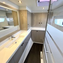 Fountaine Pajot Astréa 42