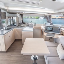 Fountaine Pajot Astréa 42