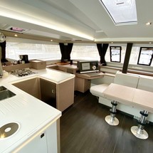 Fountaine Pajot Astréa 42