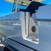Boston Whaler 330 Outrage