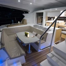 Lagoon 421