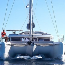Lagoon 421