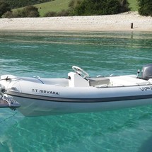 Lagoon 421