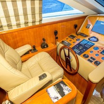 Uniesse 72