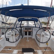 Beneteau Oceanis 38