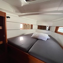 Beneteau Oceanis 38