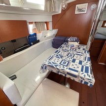 Beneteau Oceanis 38