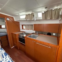 Beneteau Oceanis 38